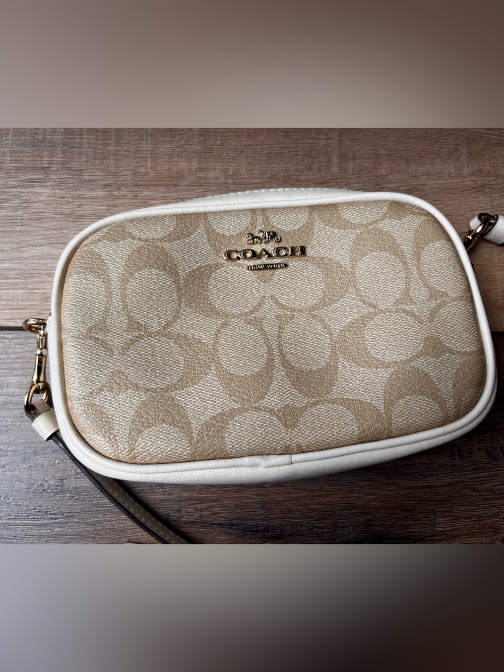Coach Signature Chalk/khaki crossbody! Gold hardware! Super cute! - Picture 3 of 12